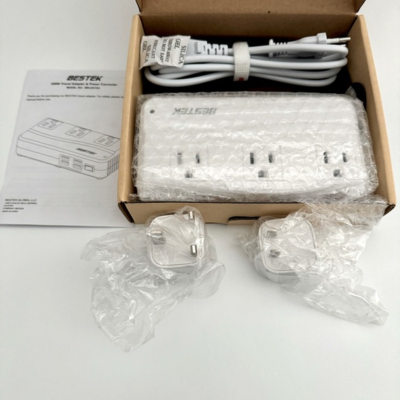 BESTEK Universal Travel Adapter - Picture 12 of 12